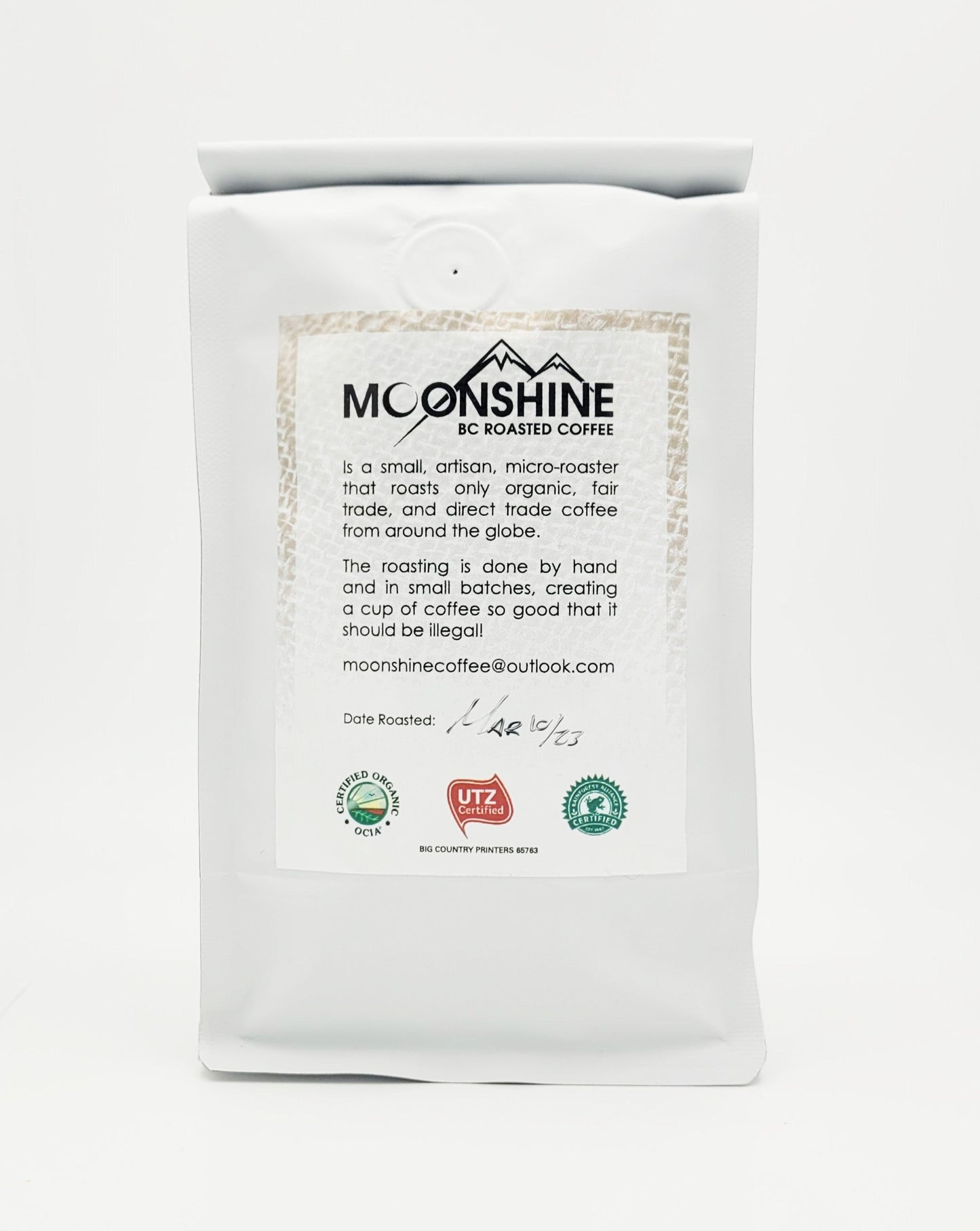 Workinman is a medium roast from 100% arabica Peruvian beans. Moonshine Coffee is a small, artisan, micro-roaster that roasts only organic, fair trade, and direct trade coffee from around the globe. The roasting is done by hand and in small batches, creating a cup of coffee so good that it should be illegal! Available Sizes: 1 pound (454g) 1/2 pound (226g)